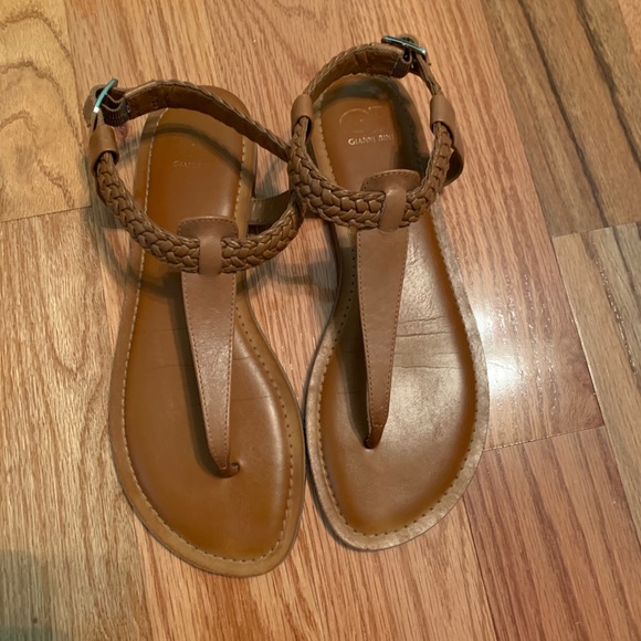 Gianni Bini Shoes - Gianni Bini sandals in great condition